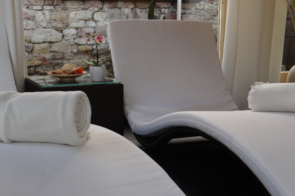 Schützenhof mit Loungegarten Landhotel